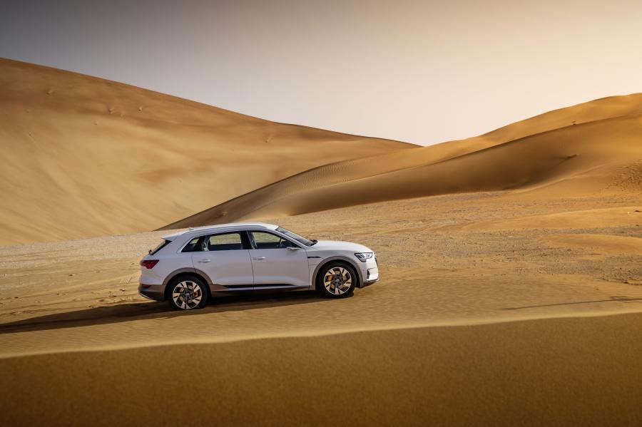 Audi e-tron 55 Quattro 2019 года  (WW) (фото 96 из 452)